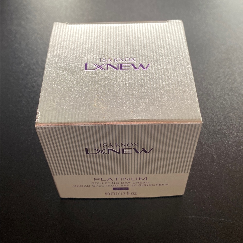 Avon Anew Platinum Day Cream SPF 30 - Picture 3 of 3